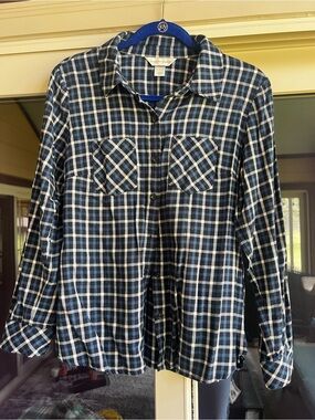 Women’s Blue Plaid Button-Up Shirt
